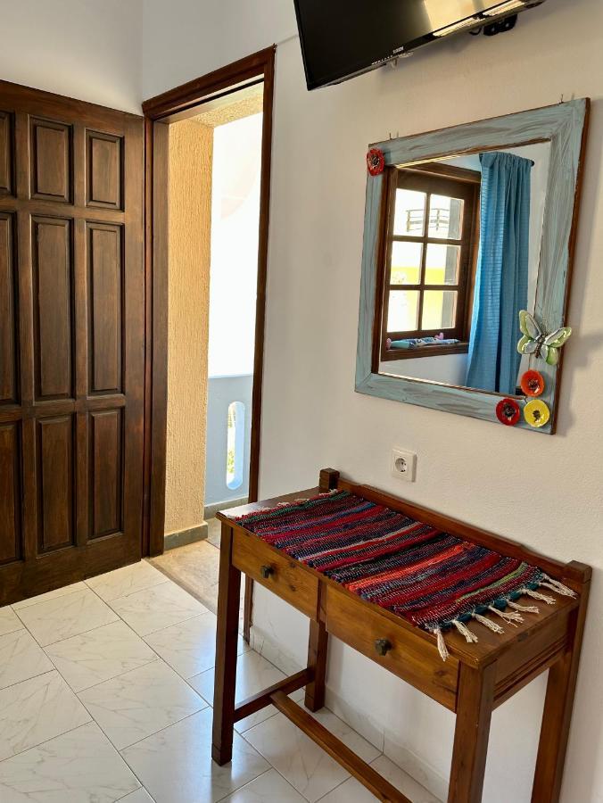 Bonatsa Rooms Palaiochora Eksteriør billede