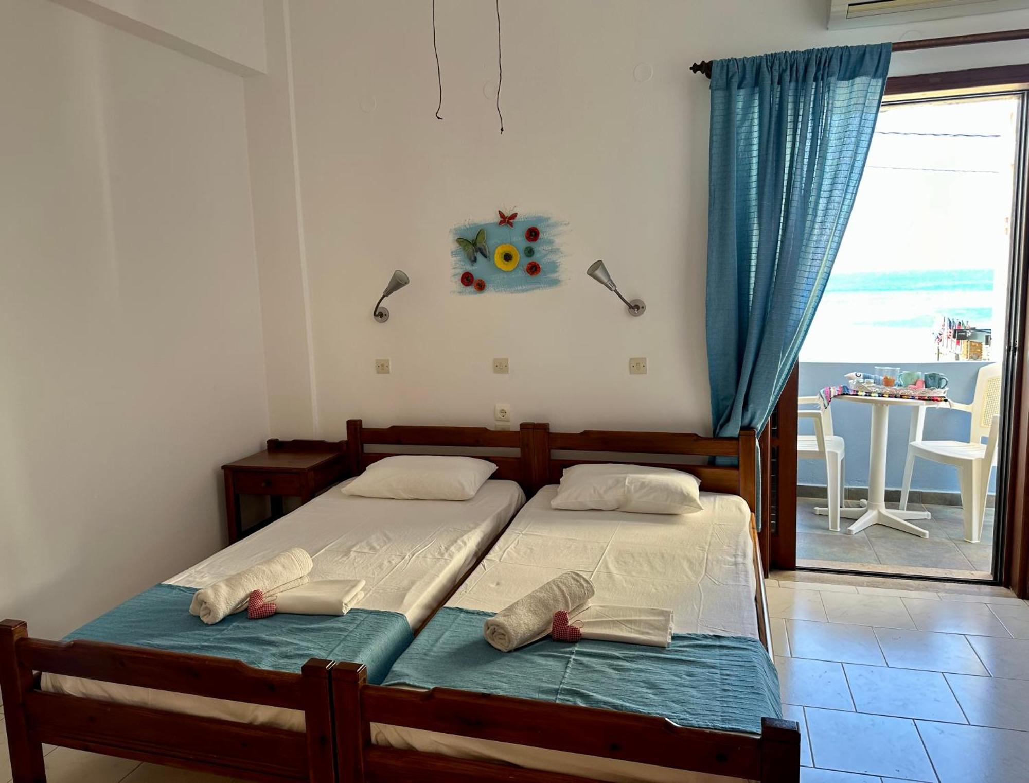 Bonatsa Rooms Palaiochora Eksteriør billede